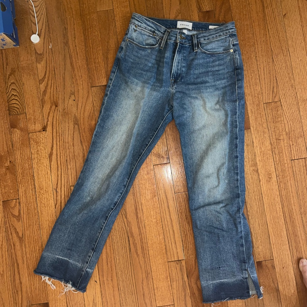 FRAME Le High Straight Jean. Women’s 28.